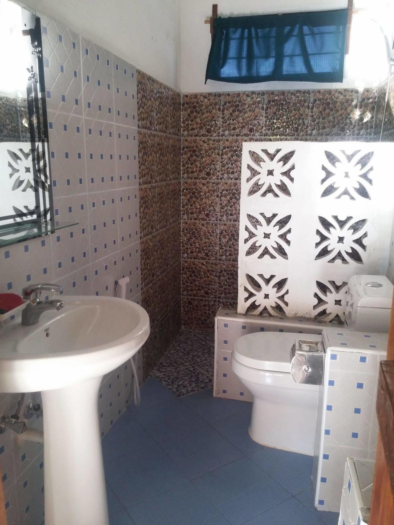 Zeru Zeru Hotel 2*